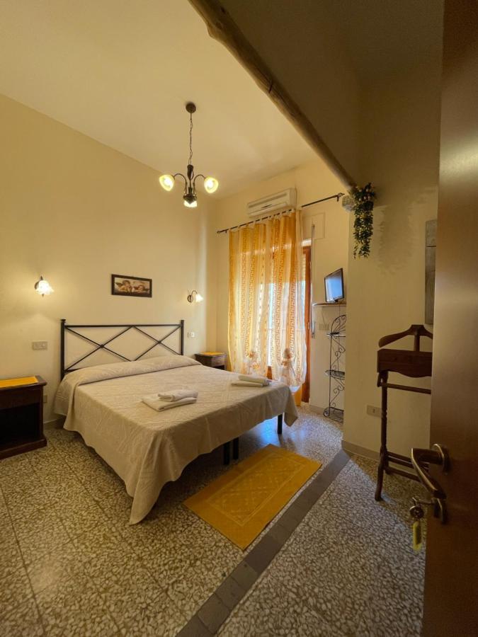 Fera5 Hotell Olbia Exteriör bild